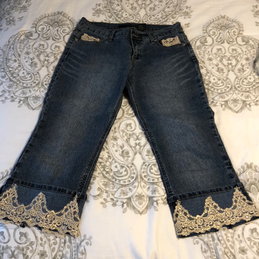 Gold lace detail capris